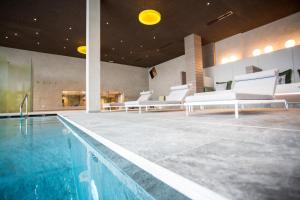 Bazén v ubytování Hilburger Hotel nebo v jeho okolí