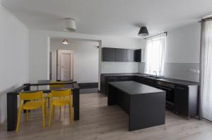 Köök või kööginurk majutusasutuses Vitorlás Apartman