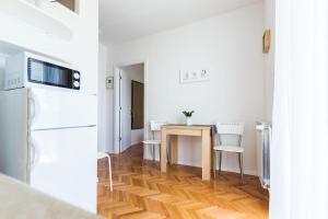 Kuchnia lub aneks kuchenny w obiekcie Apartments Tomislav Primorska