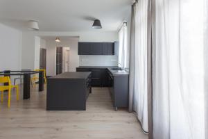 Köök või kööginurk majutusasutuses Vitorlás Apartman