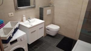 حمام في Apartment Antonija i Mateo, Apartment in the center of Split rooms