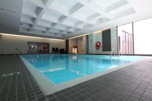 Bazén v ubytování Hotel Classique nebo v jeho okolí