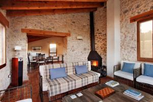 A seating area at Hotel Mas de la Serra