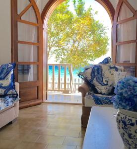 Posezení v ubytování Byblos Mare-The Exclusive Beach Front Villa