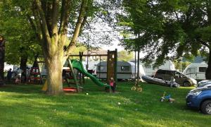 Herní místnost nebo prostor pro děti v ubytování Camping Matyáš