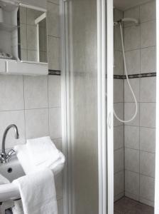 Phòng tắm tại Hotel Bos en Duinzicht