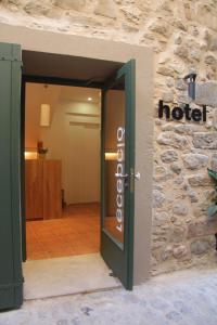Certificato, attestato, insegna o altro documento esposto da Hotel 3 Arcs
