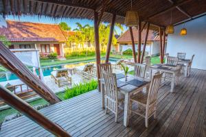 Nativo Lombok Hotel veya yakınında bir havuz manzarası
