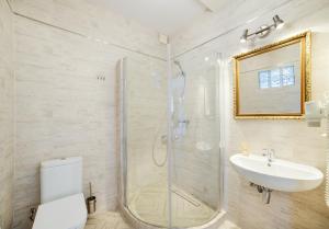 Kúpeľňa v ubytovaní Apartamenty Łozówka