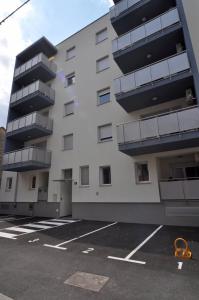 Budova, v ktorej sa apartmán nachádza