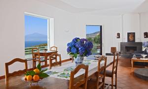 Nespecifikovaný výhled na hory nebo výhled na hory při pohledu z bed and breakfast