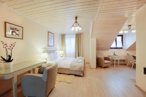 Posteľ alebo postele v izbe v ubytovaní Apartamenty Łozówka