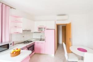 Cucina o angolo cottura di Apartments Nikolina