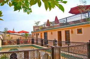 Ein Balkon oder eine Terrasse in der Unterkunft Riad Rabahsadia