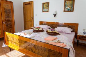 Postel nebo postele na pokoji v ubytování Country Villa St Anton