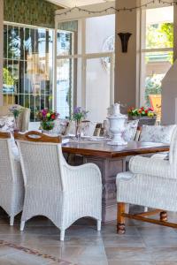 Restaurant o un lloc per menjar a La Vida Luka - Luxury Guesthouse