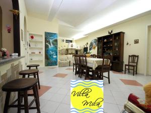 En restaurang eller annat matställe på Villa Mila