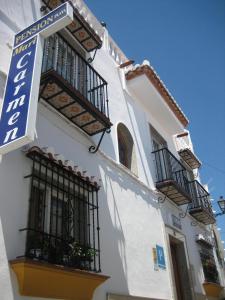 Edificio en el que se encuentra el hostal o pensión