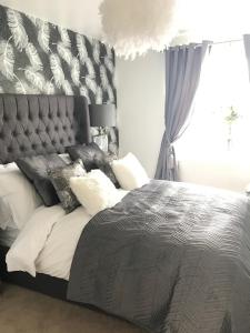 Postel nebo postele na pokoji v ubytování Luxury 2 bed Apartment