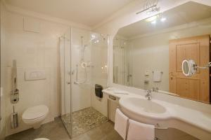Koupelna v ubytování Hotel Mair