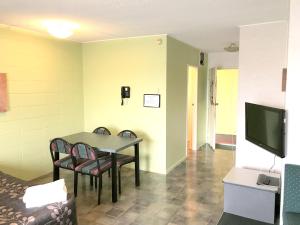TV a/nebo společenská místnost v ubytování Greenview Motel