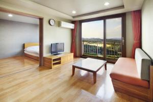 TV a/nebo společenská místnost v ubytování Hanwha Resort Gyeongju