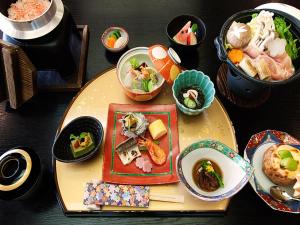 Pilihan makan tengah hari dan/atau makan malam tersedia untuk tetamu di Kirishima miyama hotel