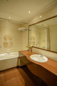 A bathroom at Sarova Stanley