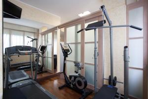 The fitness centre and/or fitness facilities at Residence Desenzano