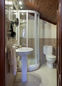 Koupelna v ubytování Casa Rural La Venta Sales