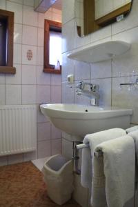 Łazienka w obiekcie Pension Schwemberger ohne Frühstück