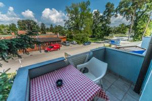 Bazén v ubytovaní Caesar Apartments & Rooms alebo v jeho blízkosti