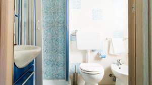 A bathroom at B&B Alta Marea Pozzallo