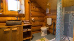 Koupelna v ubytování Country House Doliba + 23 fotografií