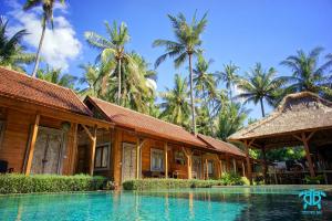 Bazén v ubytování Benthos Bali Dive Resort nebo v jeho okolí