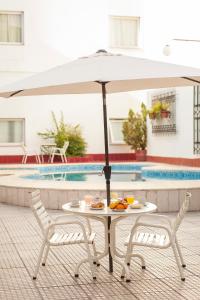 A piscina localizada em Hotel Princess ou nos arredores