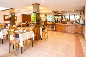 Um restaurante ou outro lugar para comer em Hotel Princess
