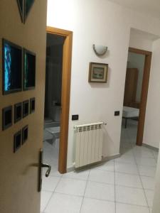 Televízia a/alebo spoločenská miestnosť v ubytovaní Webus Apartments
