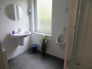 Kylpyhuone majoituspaikassa Waldblick