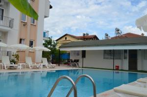 Bazén v ubytování Cam Hotel nebo v jeho okolí