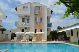 Bazén v ubytování Cam Hotel nebo v jeho okolí