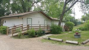 Gallery image of 11 Bridges Campground and Cabin Park in Rosedale