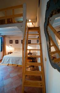 Двухъярусная кровать или двухъярусные кровати в номере Masseria La Chiusa Delle More