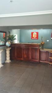 Vstupní hala nebo recepce v ubytování Super 8 by Wyndham Arlington Near AT&T Stadium