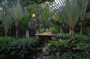 Κήπος έξω από το Pimalai Resort & Spa