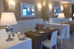 A seating area at Hotel Gargano