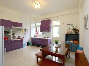 A kitchen or kitchenette at Hong Lai Guest House