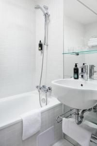 Koupelna v ubytování Metropol Design Hotel Old Town
