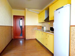
Кухня или мини-кухня в Inndays Apartments on Micheeva
