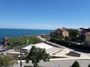 Afbeelding uit fotogalerij van Dolphin Family Hotel in Tyulenovo